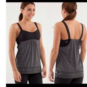 Lululemon size 4 back on track black and gray tank top